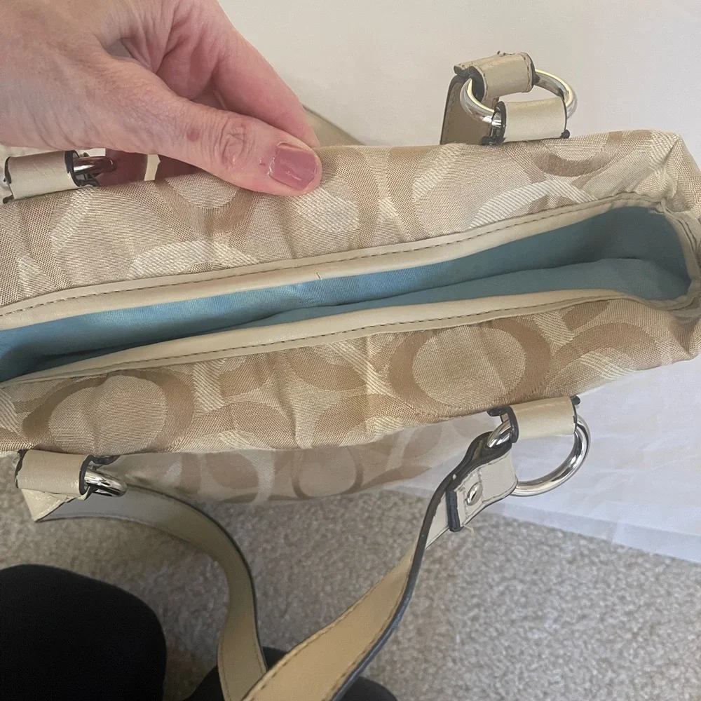 Rossetti Shoulder Bag with Signature Pattern